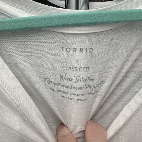 Torrid | Classic Fit V-Neck Tee in White | size 2 - Picture 2 of 3